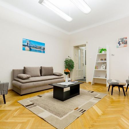 K17 Kinizsi Apartment ブダペスト エクステリア 写真