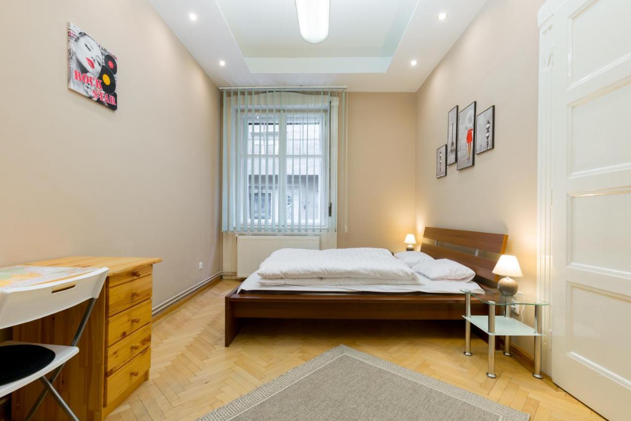 K17 Kinizsi Apartment ブダペスト エクステリア 写真