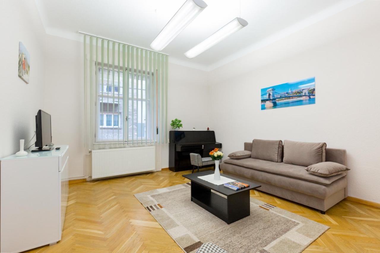 K17 Kinizsi Apartment ブダペスト エクステリア 写真