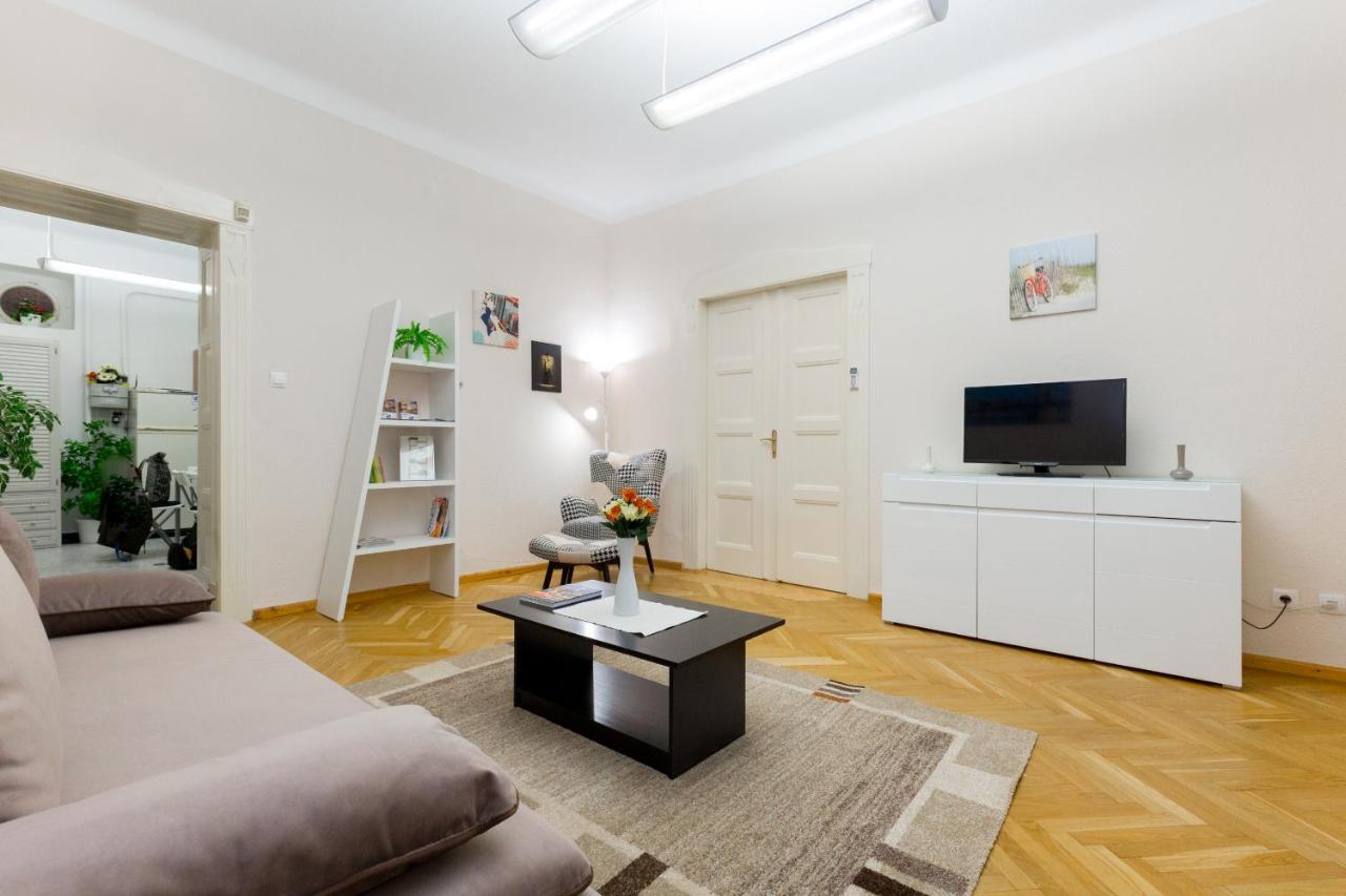 K17 Kinizsi Apartment ブダペスト エクステリア 写真